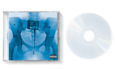 Lorde, Virgin, CD playback issue, Pamela Anderson, Virgin vinyl artwork, Glastonbury, Featured  Lorde Faces Backlash as ‘Virgin’ CD Fails to Play in Stereos — And That’s Not the Only Controversy